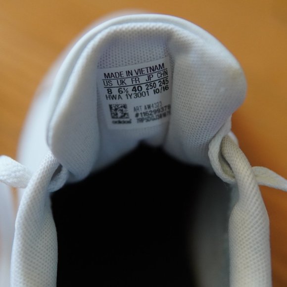 Women's Adidas shoes - Picture 6 of 6